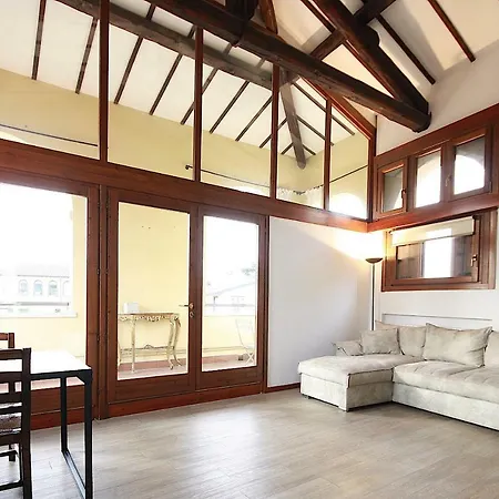 Apartment The Bright Nest Verona